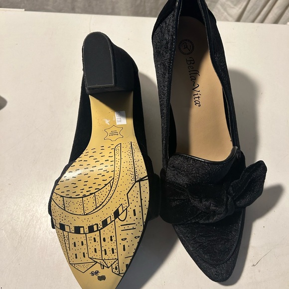 Bella Vita black velour block heel shoes with bow front size 10N NWT - Picture 4 of 7